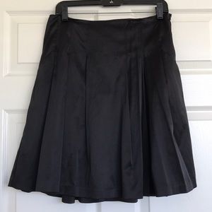 Black Knee High Skirt With Pockets // Size: 9